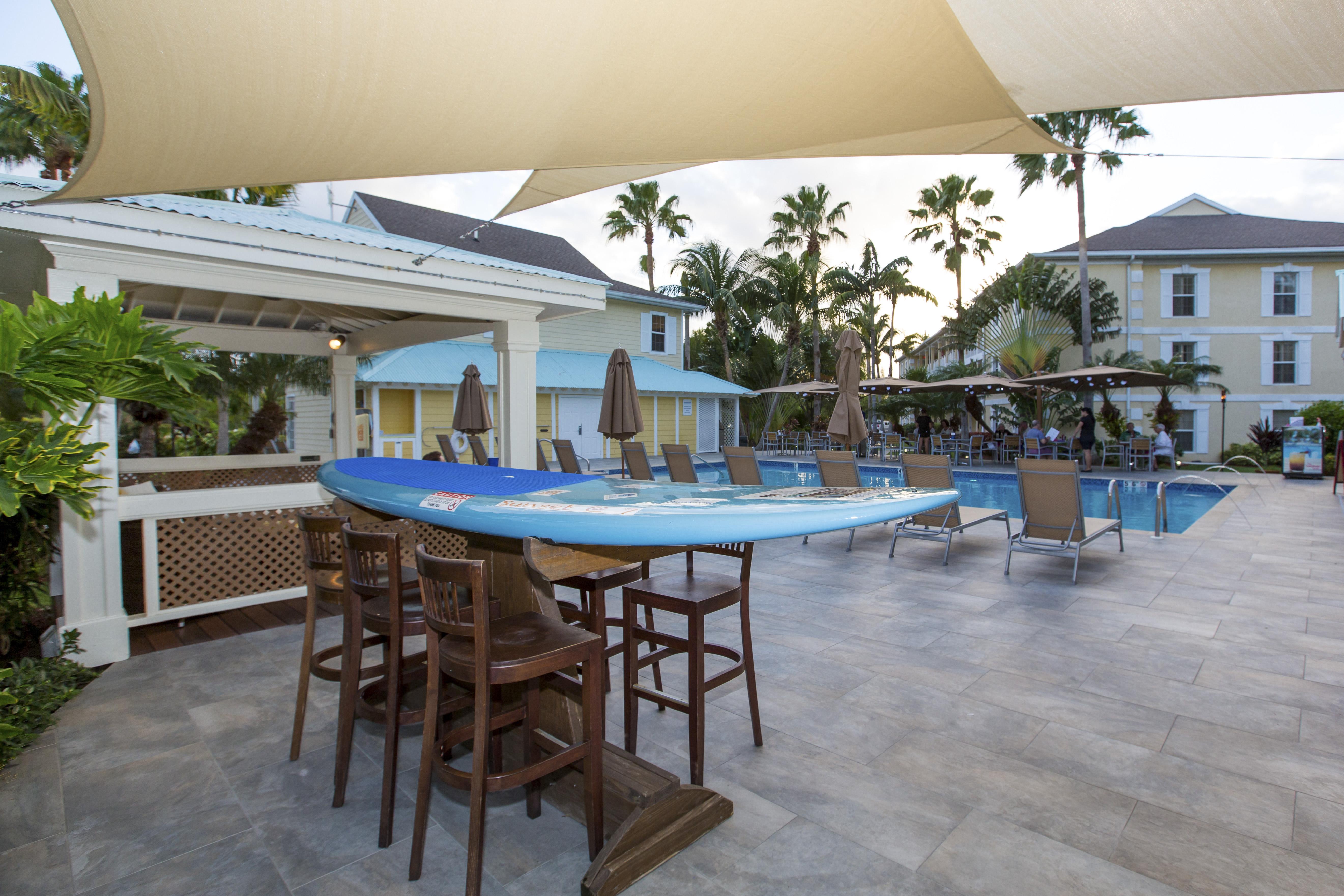 Sunshine Suites Resort West Bay Экстерьер фото